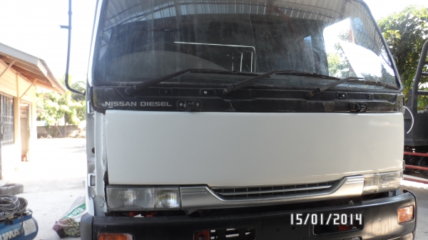 ขายด่วน รถห้าง 6 ล้อ NISSAN PKB 454  220 แรง terbo ปี 48 หัว-คัสซี่ยาว 7.50 เมตร ราคา 790000