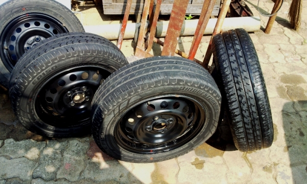 ยางเดิม มิราจ Mitsubishi Mirage ปี 2012 ขนาด165/65-r14 2500บาท ยางเดิม มิราจ Mitsubishi Mirage ปี 2012 ขนาด165/65-r14 2500บาท