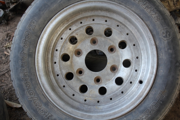 ล้อแม๊กซื หกรูใส่กระบะ สุพรรณบุรี