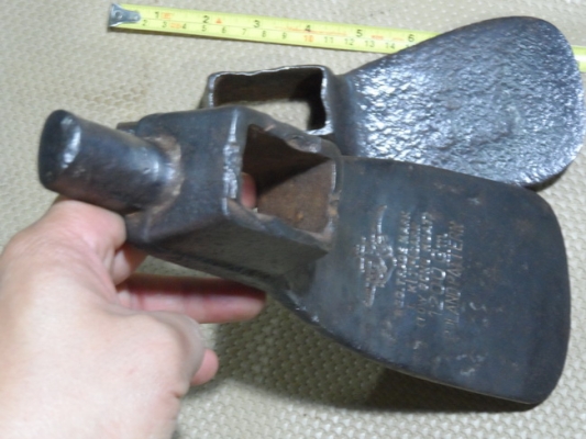 จอบหงอนยุโรป