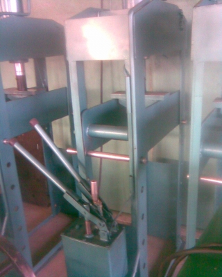 แท่นอัด30 ตัน