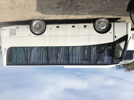 รถบัสทัวร์กลาง ยี่ห้อ King Long