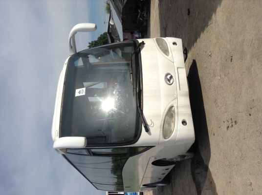 รถบัสทัวร์กลาง ยี่ห้อ King Long