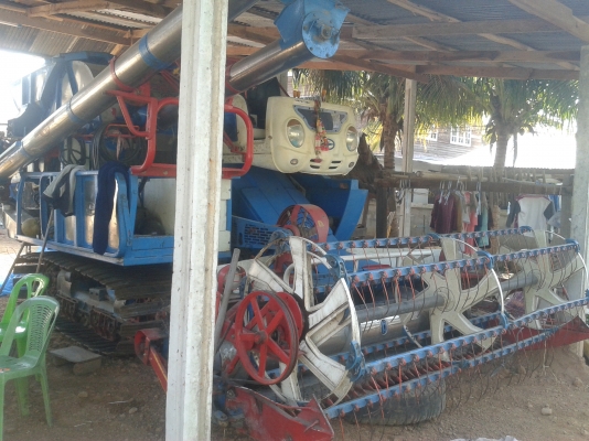 ขายรถเกี่ยวศักดิ์พัฒนาอุ้ม2.5ตัน