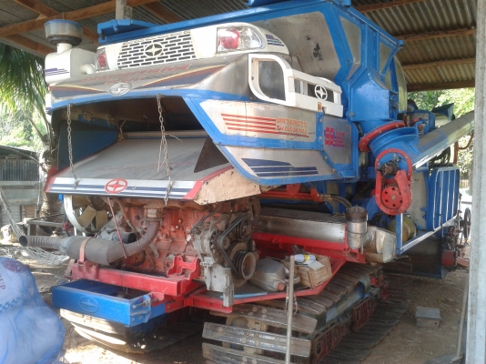 ขายรถเกี่ยวศักดิ์พัฒนาอุ้ม2.5ตัน