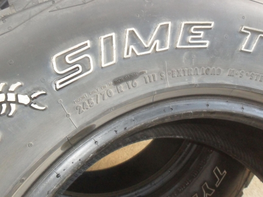 ยาง 245/70R16 AT ปี10 สวยๆ 4 เส้น ราคา 3300 บาท