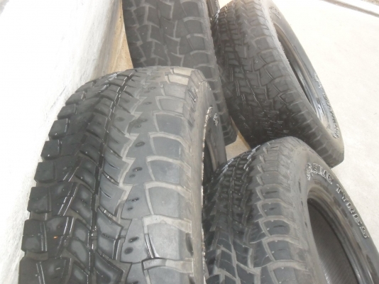 ยาง 245/70R16 AT ปี10 สวยๆ 4 เส้น ราคา 3300 บาท