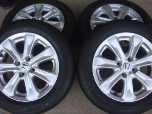 ขายล้อแม็ก HONDA JAZZ ขอบ 15 พร้อมยาง