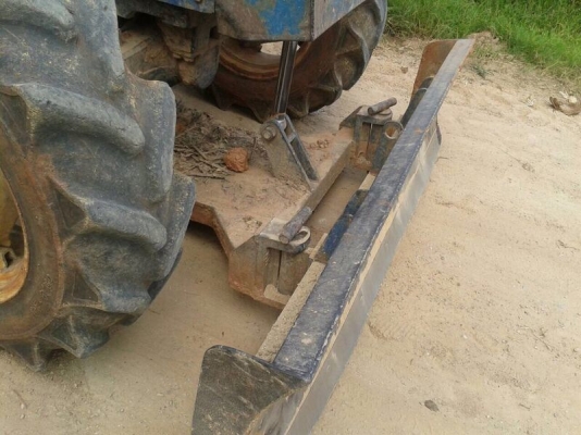 รถไถ ฟอร์ด  AT6610.  สนใจติดต่อ 081 - 6079515