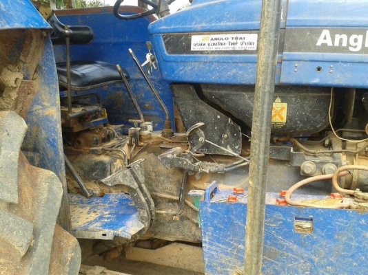 รถไถ ฟอร์ด  AT6610.  สนใจติดต่อ 081 - 6079515