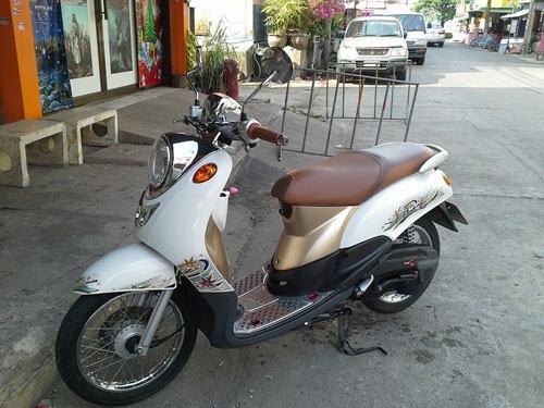 fino ท่ออาร์ม ปี 53 รถสวยมาก เครื่องเดิมแน่นๆ ชุดสีสวย ไมล์แท้ 5,000 กม.เท่านั้น ราคานี้ถึงสิ้นปีเท่านั้นจ้า