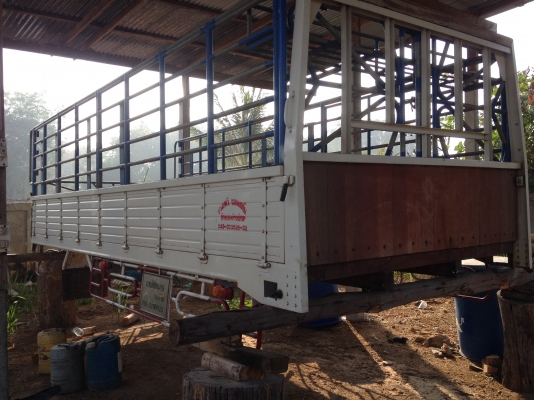 ขายกระบะรถบรรทุก  6  ล้อ