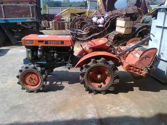 รถไถ KUBOTA B2000 4WD มีจอบหมุน