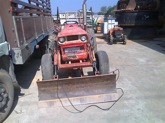 รถไถ KUBOTA L3001 DT 4WD มีใบดันหน้า ชุดตัดหญ้า และ ผาน 3