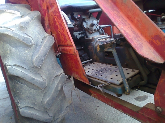 รถไถ KUBOTA L3001 DT 4WD มีใบดันหน้า ชุดตัดหญ้า และ ผาน 3