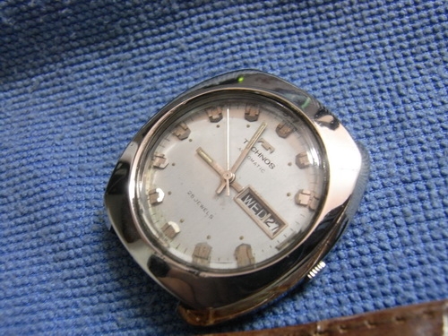 3ม.ค.((น้าเล็ก)) นำเสนอนาฬิกาข้อมือ หลายเรือน