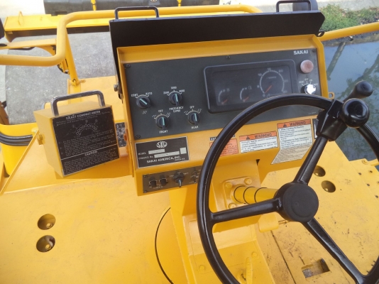 รถบดถนนล้อเหล็กคู่ SAKAI รุ่น SW850