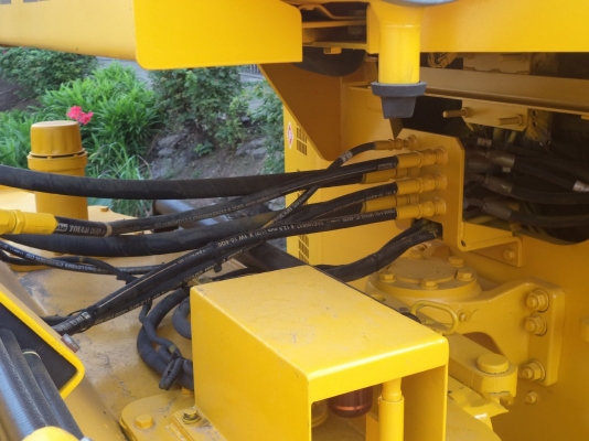 รถบดถนนล้อเหล็กคู่ SAKAI รุ่น SW850