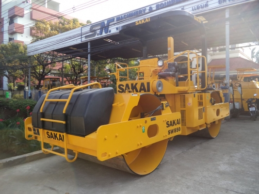 รถบดถนนล้อเหล็กคู่ SAKAI รุ่น SW850