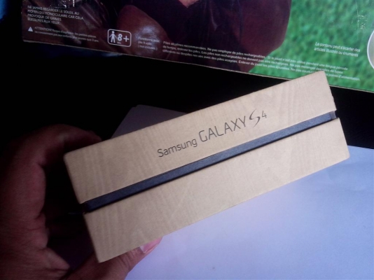 ขาย samsung s4 ยกกล่อง ไร้ริ้วรอย