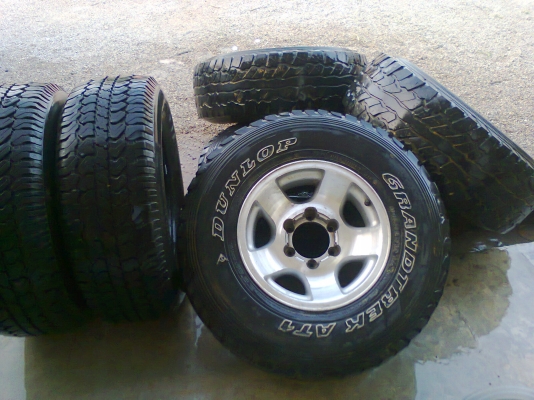 แม็ก15X8.5 6/139 ยาง31x10.5R15สภาพพอได้1ชุด