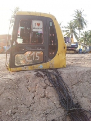 ขายหัวเก๋ง komatsu pc200-6 พร้อมกล่องไฟ สายไฟ จอ หรือขายแยก