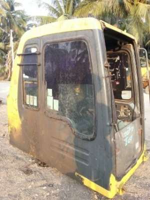 ขายหัวเก๋ง komatsu pc200-6 พร้อมกล่องไฟ สายไฟ จอ หรือขายแยก