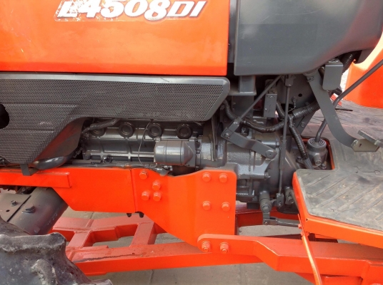 แทรกเตอร์คูโบต้า  4508 สภาพดีเยี่ยม  พร้อมใช้งาน   มีผานดันหน้าและจอบหมุน