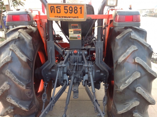แทรกเตอร์คูโบต้า  4508 สภาพดีเยี่ยม  พร้อมใช้งาน   มีผานดันหน้าและจอบหมุน