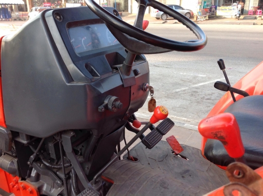 แทรกเตอร์คูโบต้า  4508 สภาพดีเยี่ยม  พร้อมใช้งาน   มีผานดันหน้าและจอบหมุน