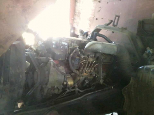 ***ขายแล้วครับขอบคุณ Truck2hand ขาย10ล้อเพลาเดียว HINO FL186 HO7C 185HP เครื่องเดิมเกียร์เดิม เครื่องแน่นดี แรง ช่วงล่างเดิมคัสซีสวยไม่ปะไม่ดาม กระบะล่องพื้นไม้คอกไม้สภาพดี ไม่ผุ หัวบางเดิมมีสีแตกสีลอกบ้าง ภายในดีคอนโซลครบ เบรคทริฟฟี่ พ.พาวเวอร์ ยางคู่หน้