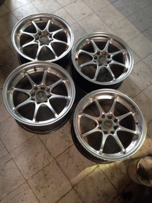 ขายCE28 ขอบ15  4/100  กว้าง หน้า7หลัง8     ถูกๆครับ