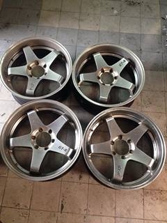 ขายล้อลาย Nismo GT4 ขอบ20 กว้าง8.5 6รู ถูกๆครับ 16800.- ขายล้อลาย Nismo GT4 ขอบ20 กว้าง8.5 6รู ถูกๆครับ 16800.-