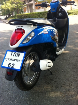 ขาย Honda Scoopy i โฉมใหม่ น้ำเงิน-ขาว ปี 2556(รถ8เดือน) ราคา 26,500บาท ถูกมากอย่าคิดนาน