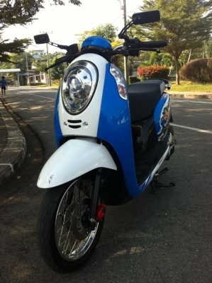 ขาย Honda Scoopy i โฉมใหม่ น้ำเงิน-ขาว ปี 2556(รถ8เดือน) ราคา 26,500บาท ถูกมากอย่าคิดนาน