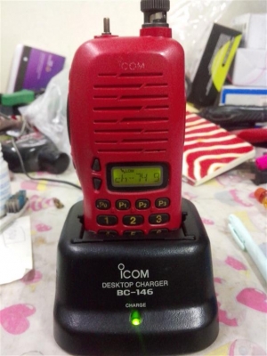 ขาย 3 FGX สภาพตามรูป 1,390 บาท เเท่น เสา เเบต คลิปหลัง ไม่มี ปุ่มวอลลุ่มไม่มี