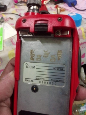 ขาย 3 FGX สภาพตามรูป 1,390 บาท เเท่น เสา เเบต คลิปหลัง ไม่มี ปุ่มวอลลุ่มไม่มี