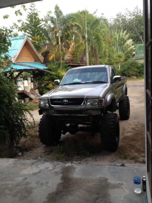 รถ TOYOTA TIGER D4D วางคาน คอยสปริง