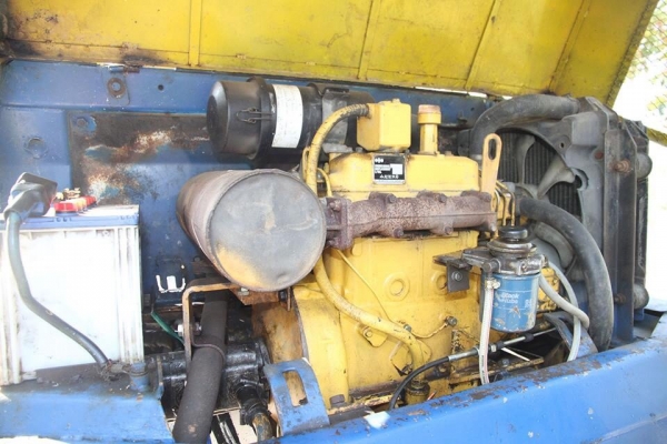 ขายรถแมคโครเล็กล้อยาง 3 แสนบาท