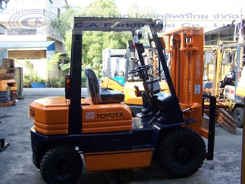 ขายรถ โฟล์คลิฟท์ TOYOTA รุ่น 5-FD20