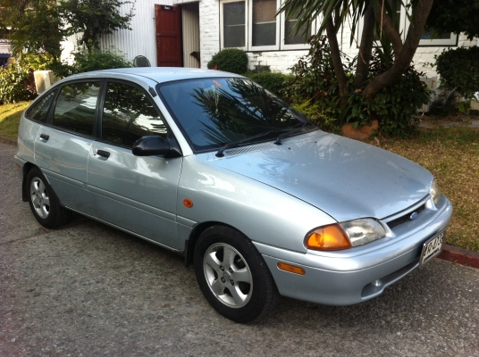 Ford aspire 5  ประตู 1300 CC/แก๊ส LPG
