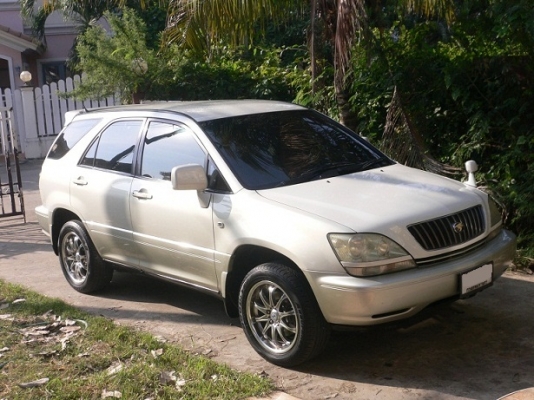 ขายรถ TOYOTA HARRIER 2.2 ABS AIRBAG2 ปี 2005 สีขาวมุข เกียร์อัตโนมัติ  ติดแก๊ส LPGหัวฉีด