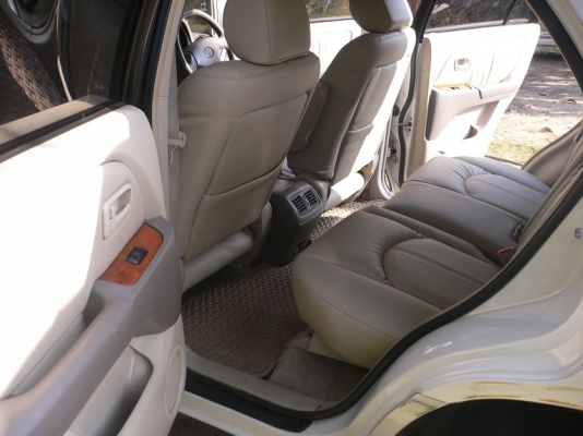 ขายรถ TOYOTA HARRIER 2.2 ABS AIRBAG2 ปี 2005 สีขาวมุข เกียร์อัตโนมัติ  ติดแก๊ส LPGหัวฉีด