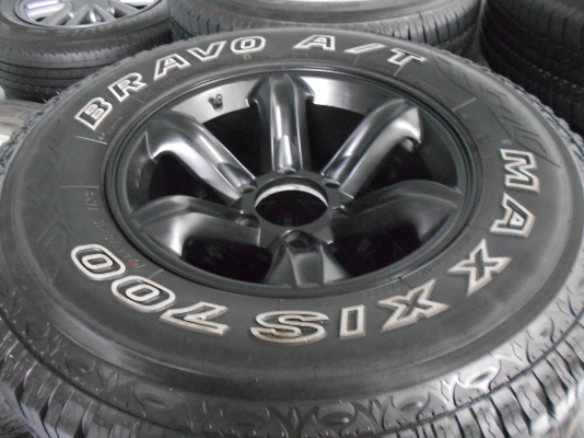 ขายล้อแม็กเล็บเหยี่ยวขอบ 16 X 8 ET 0 พร้อมยาง Maxxis A/T 265/70/16 ปี 13 /เทิร์นได้-ใส่ฟรีค่ะ