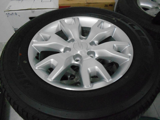 ขายล้อแม็ก Ford Ranger Top 18 พร้อมยางบริดสโตนป้ายแดงปลายปี 13/เทิร์นได้-ใส่ฟรี