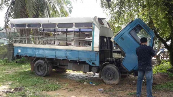 NPR115แรง รถห้างแท้ กะบะรั้ว4.5ม.เครื่องสวย คัสซีสวย เล่มพร้อม....