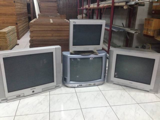 ขายจอทีวี3ตัว คอม1ตัว 1500 ติดต่อ 081-2990958