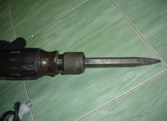 ขายเครื่องสกัดคอนกรีต(สกัดไฟฟ้า) 900 วัตต์ Makita รุ่น HM0810T