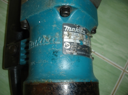 ขายเครื่องสกัดคอนกรีต(สกัดไฟฟ้า) 900 วัตต์ Makita รุ่น HM0810T
