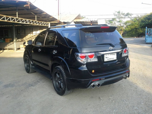 Toyota Fortuner ปี 2011 ช่วงล่าง TRD แม็ก 20" LPG+เบนซิล เครื่องเสียงเต็ม ยางใหม่ วิ่งมา 60000 โล Toyota Fortuner ปี 2011 ช่วงล่าง TRD แม็ก 20" LPG+เบนซิล เครื่องเสียงเต็ม ยางใหม่ วิ่งมา 60000 โล